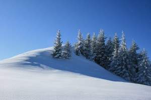 Sfondo paesaggio neve in montagna