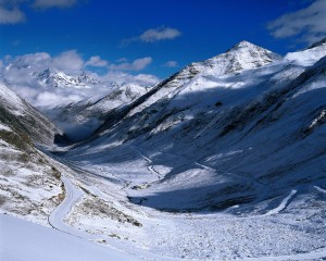 Sfondi HD montagne innevate inverno